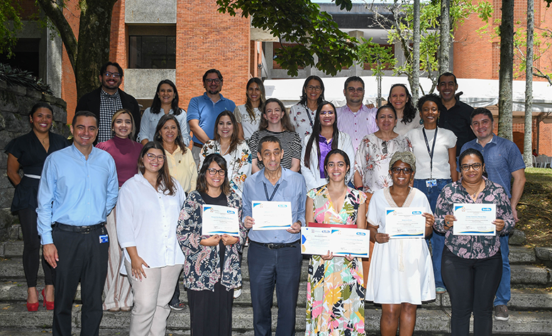 Entrega de certificados del programa de Diplomado en Escritura de Textos Académicos