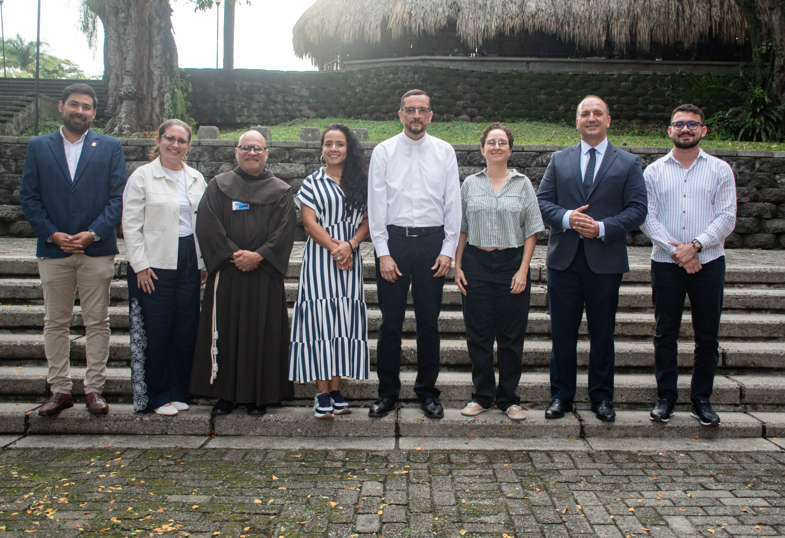 Rector de nuestra sede Cartagena obtiene el título de Doctor en Derecho
